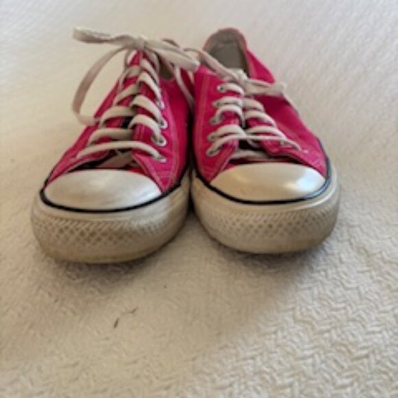 Converse All Star Chuck Taylor Hot Pink Low Top Sneakers Women’s 9 Men’s 7 - Picture 1 of 8